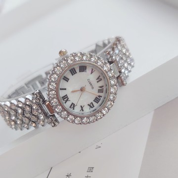 年新款小眾滿天星手表女鑲鉆時尚水鉆鋼帶細帶韓版潮流石英表