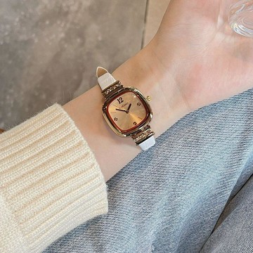 ⌚免運⌚ins冷淡風手錶女士小衆高級簡約氣質輕奢復古文藝時尚精緻小方表指針手錶 女錶 學生 靜音 防水手錶 考試手錶 石