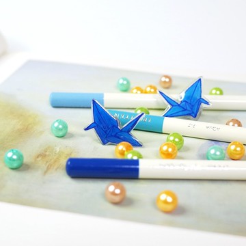 插畫風手繪紙鶴別針 胸針