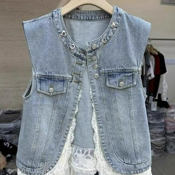 牛仔馬甲 牛仔背心 背心外套 牛仔外套 上衣 坎肩背心歐洲站春季新款字母鑲鑽圓領無袖蕾絲拼接牛仔馬甲女