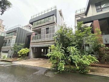 青草湖古根漢電梯別墅｜新竹市東區仲生路