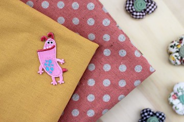 漏斗嘴不吃人自黏繡布貼-妖怪星球異想世界系列