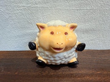 抱抱羊