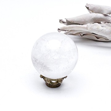 所屬。水晶球 擺件 療癒 有冰裂 淨化 l 彩虹晶球 福利品 l