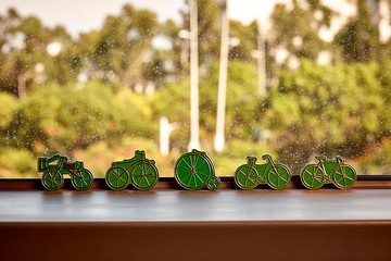 單車演進金屬徽章