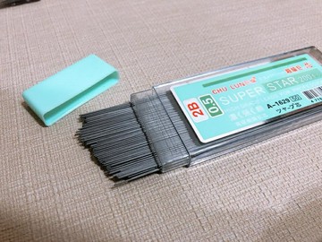 優筆霖 超特大容量長樹脂鉛筆芯  (0.5mm) (200支入) (7UB2026 7UB2027 7UB2028 7UB2029)【APP滿額下單4%點數(單一帳號最高1500點)】6/30止