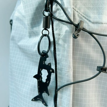 黑魂戰術鯊魚 |多功能 EDC 工具卡鑰匙扣 |露營開瓶器割繩刀