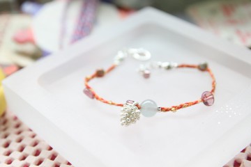 KNIT WITH LOVE 法國古董線 海藍寶配銀色小松果手鍊