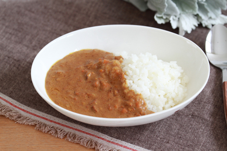 名水の町、磐梯の農産物を贅沢に使用！こだわり素材のレトルトカレー＆ハヤシライス