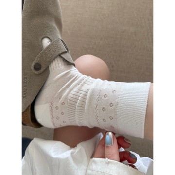 舒適百搭襪 韓系襪 奶油系襪 春夏襪子 鏤空小花襪 薄款 透氣無骨襪 甜美百搭襪 純棉襪子 中筒子襪女 堆堆襪襪