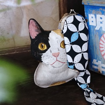 MoMoCats創意收納口金包-貓咪抱七寶魚/共四色