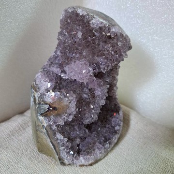 異象水晶洞 -異彩粉紫小牙/象形-小熊