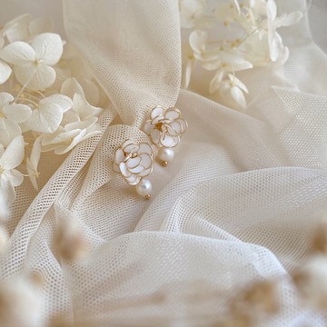 珍珠女伶 雪白 | 耳環 可改 夾式耳環 接單製作