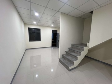 忠貞市場整新透天｜桃園市平鎮區貿西路