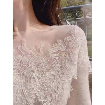 蕾絲拼接露肩針織衫女春秋穿搭高級感氣質名媛輕奢修身打底衫上衣