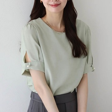 日本 BLUE EAST - 珍珠袖扣亞麻感氣質短袖上衣-薄荷綠 (M)
