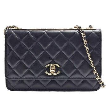 CHANEL 經典TRENDY WOC系列格紋雙C LOGO菱格小羊皮鍊帶斜背包(黑色)