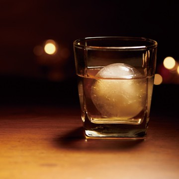 日本 like-it 日製威士忌冰球製冰盒(6cm) - 藍