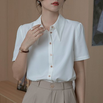 【小歡喜Little Joy】夏季白色尖領緞面短袖襯衫女 職業通勤 垂感百搭正裝 港風仿真絲上衣
