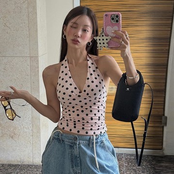 現貨在台💙2026新款 波點掛脖背心 辣妹Y2K上衣 辣妹性感掛脖背心 黑色波點印花百搭上衣 露背V領掛脖緊身背心 女裝
