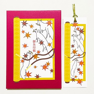 捲軸狛狐 朱印帳 附塑膠書套與水引書籤，共20頁，蛇腹裝幀，風格取材自「狐狸嫁女」、狛狐、狐面等意象。