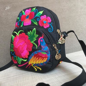 手機包女斜挎2022新款繡花女包民族風迷你小包休閑輕便女士小挎包