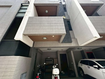 大社區樹向陽別墅｜輕屋齡五大房美車墅(價格可談)｜高雄市大社區萬金路