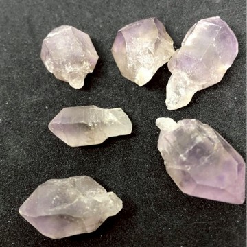 【藥魂】權杖水晶 紫水晶 開智慧 招貴人 骨幹水晶 水晶原礦 水晶原石 權杖水晶也可算是骨幹水晶的一類但比較特殊更加稀少