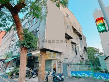 西區大臨路面公園50坪大地坪邊間透天可危老行情價｜台中市西區自由路一段