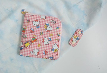 hello kitty 紅粉格子 少女心 防水輕便電子書保護套 閱讀器包