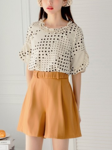 荷葉領波點不易皺浪漫傘袖上衣