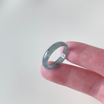 冰透藍水灑烏雞玉戒 | 天然瓜地馬拉玉A貨翡翠