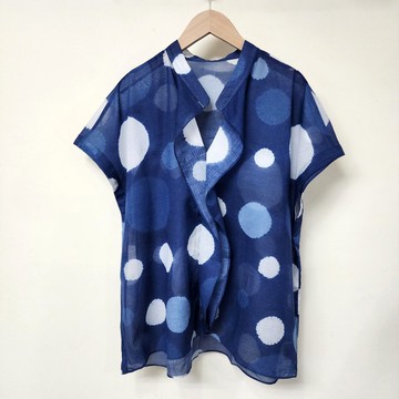 美得冒泡-波浪領短袖上衣(環保數位印花)