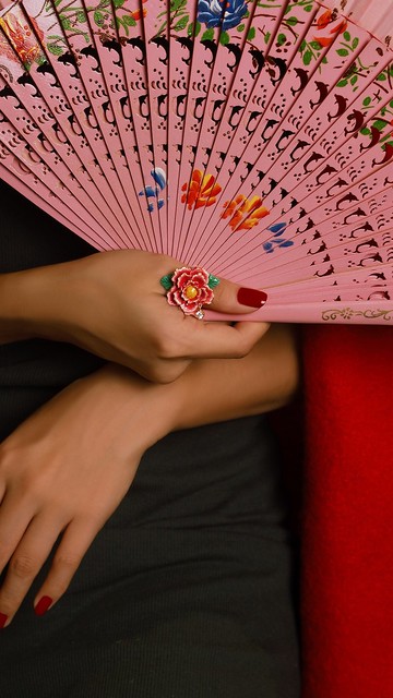 東方羅曼史 愛戀花戒，美學藝術飾品，紅色花朵戒指