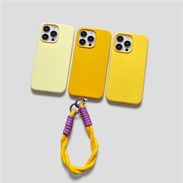 16pro奶黃色糯嘰嘰手感15液態硅膠硬殼14搭配撞色短掛繩適用12蘋果11手機殼防摔iphone13保護套