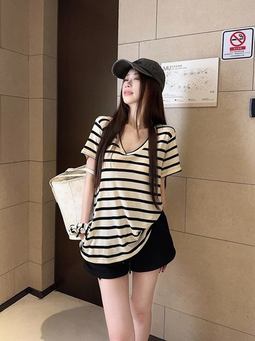 【missy shop】悉數青春V領條紋T恤鬆緊短褲套裝-83960