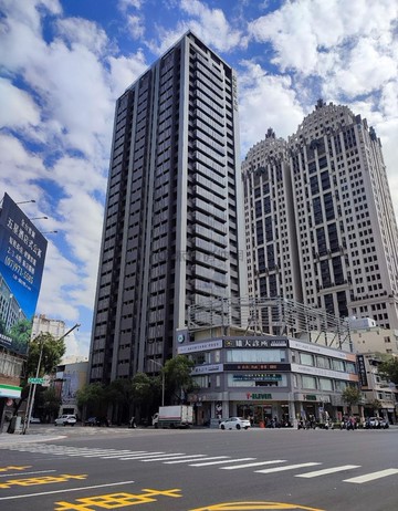 雙捷運橘線黃線興富發大悅25樓景觀宅｜高雄市苓雅區七賢一路