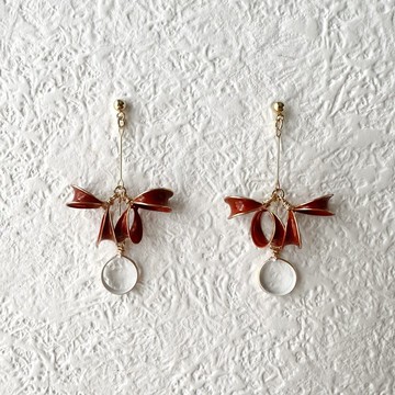 以花朵為靈感的金屬絲配件