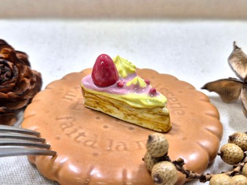 甜蜜送禮-迷你切片蛋糕戒指台 (可愛戒指守護者)