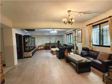 獨棟大面寬1+2樓庭園公寓可停｜高雄市三民區通化街