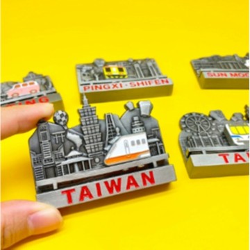 金屬浮雕冰箱貼 小車可滑動 台灣紀念品 台灣景點 火車 捷運 冰箱貼 新格子 TR台灣鐵道