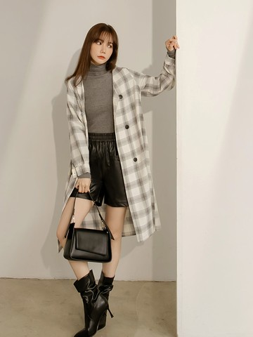 親膚格紋雙排釦V領長袖洋裝