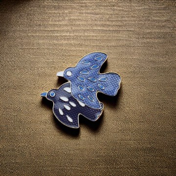 🎀免運臺灣有貨🎀日本京都經典飛鳥琺瑯滴釉胸針胸花