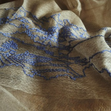 原創新國風 刺繡山水線條畫 真絲羊毛 輕紗圍巾 (科技月球村)
