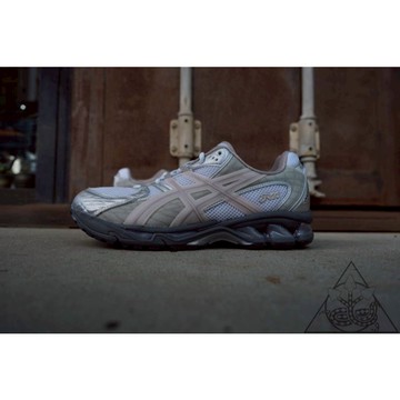 【HYDRA】Asics Gel-Nimbus 10.1 x Kith 聯名 銀色 Y2K【1203A723-100】