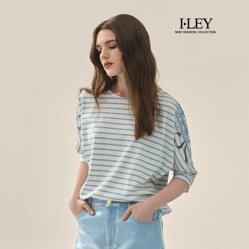 ILEY伊蕾 刺繡條紋五分袖棉質上衣(淺藍；M-L)