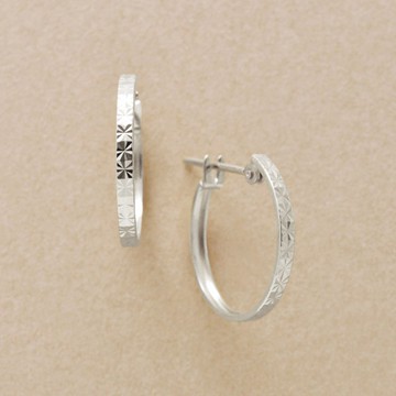 14K/10K 花朵切割細長環形耳環 (白金)