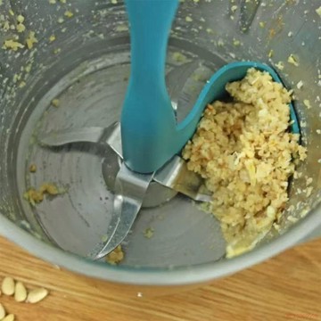 桃園出貨🍂廚房多功能旋轉刮刀料理機清理器攪拌機取食工具刮取底部