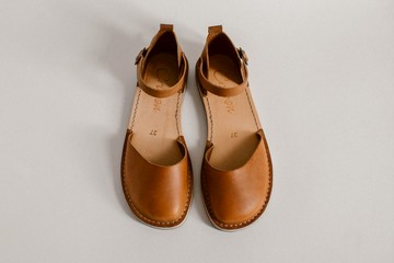 赤足皮革鞋子、皮革涼鞋、赤足涼鞋、皮革平底鞋、零足跟差