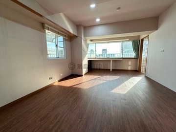 『專約』東區精華段收租自住8樓｜2房2衛＋車位｜台南市東區長榮路一段